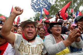 Miles piden Justicia para las víctimas del terrorismo golpista y conmemoran el 38 Aniversario de la Alfabetización