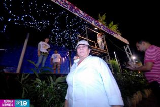 Altares a la Virgen en Avenida Bolívar listos para recibir al Pueblo Mariano