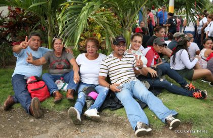 ¡Nicaragüenses caminan por la paz con fe y esperanza!