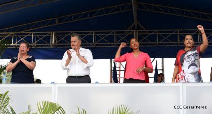 ¡Nicaragüenses caminan por la paz con fe y esperanza!