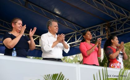 ¡Nicaragüenses caminan por la paz con fe y esperanza!