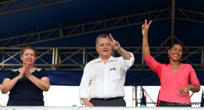 ¡Nicaragüenses caminan por la paz con fe y esperanza!