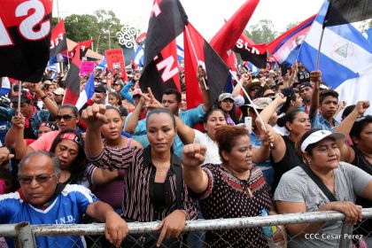 ¡Nicaragüenses caminan por la paz con fe y esperanza!