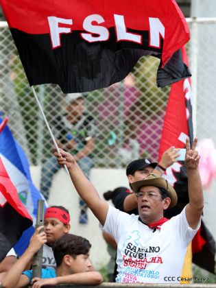 ¡Nicaragüenses caminan por la paz con fe y esperanza!