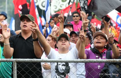 ¡Nicaragüenses caminan por la paz con fe y esperanza!