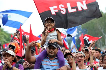 ¡Nicaragüenses caminan por la paz con fe y esperanza!