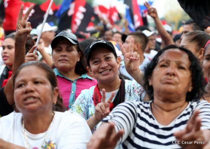 ¡Nicaragüenses caminan por la paz con fe y esperanza!