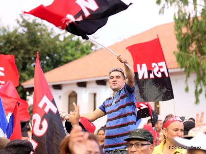 ¡Nicaragüenses caminan por la paz con fe y esperanza!
