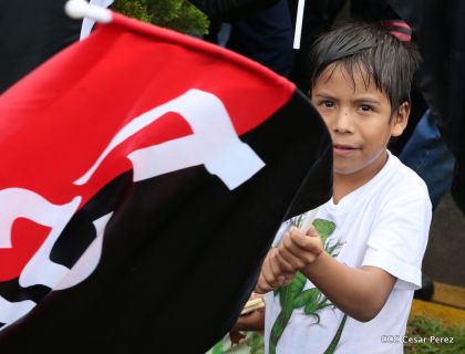 ¡Nicaragüenses caminan por la paz con fe y esperanza!