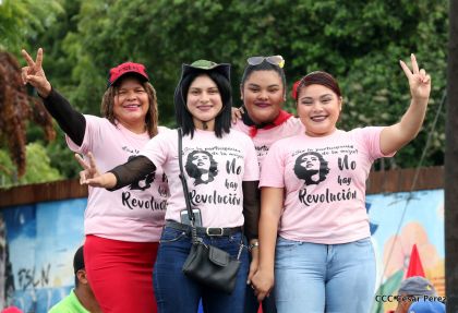 ¡Nicaragüenses caminan por la paz con fe y esperanza!