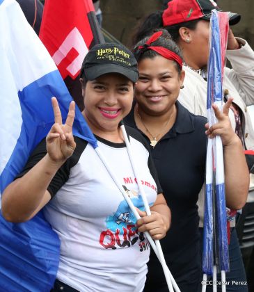 ¡Nicaragüenses caminan por la paz con fe y esperanza!