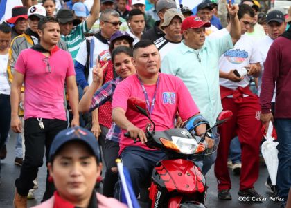 ¡Nicaragüenses caminan por la paz con fe y esperanza!