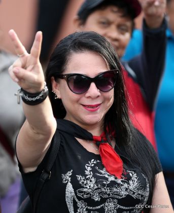 ¡Nicaragüenses caminan por la paz con fe y esperanza!
