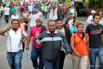 ¡Nicaragüenses caminan por la paz con fe y esperanza!