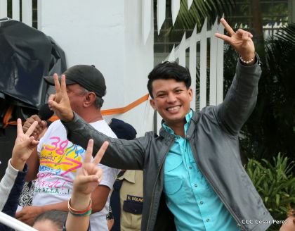 ¡Nicaragüenses caminan por la paz con fe y esperanza!