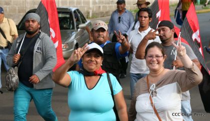 ¡Nicaragüenses caminan por la paz con fe y esperanza!