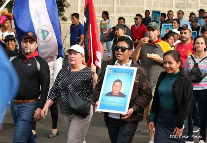¡Nicaragüenses caminan por la paz con fe y esperanza!