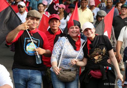 ¡Nicaragüenses caminan por la paz con fe y esperanza!