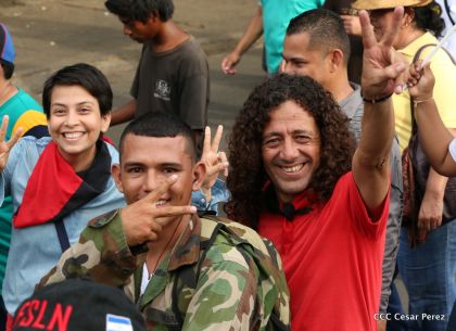 ¡Nicaragüenses caminan por la paz con fe y esperanza!