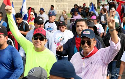 ¡Nicaragüenses caminan por la paz con fe y esperanza!