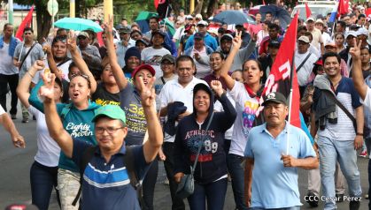 ¡Nicaragüenses caminan por la paz con fe y esperanza!