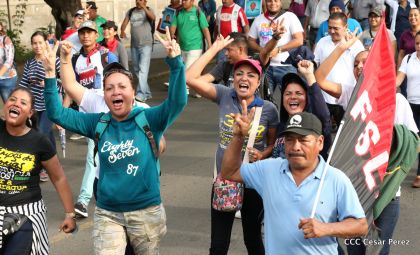 ¡Nicaragüenses caminan por la paz con fe y esperanza!