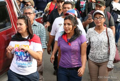 ¡Nicaragüenses caminan por la paz con fe y esperanza!