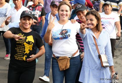 ¡Nicaragüenses caminan por la paz con fe y esperanza!