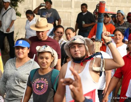 ¡Nicaragüenses caminan por la paz con fe y esperanza!