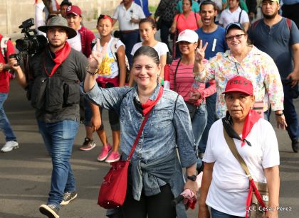 ¡Nicaragüenses caminan por la paz con fe y esperanza!