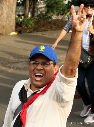 ¡Nicaragüenses caminan por la paz con fe y esperanza!