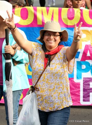 ¡Nicaragüenses caminan por la paz con fe y esperanza!