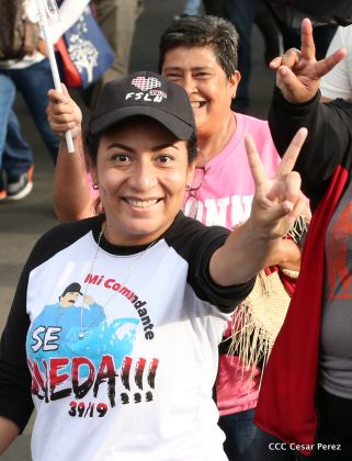 ¡Nicaragüenses caminan por la paz con fe y esperanza!