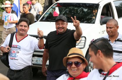¡Nicaragüenses caminan por la paz con fe y esperanza!