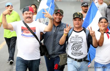 ¡Nicaragüenses caminan por la paz con fe y esperanza!