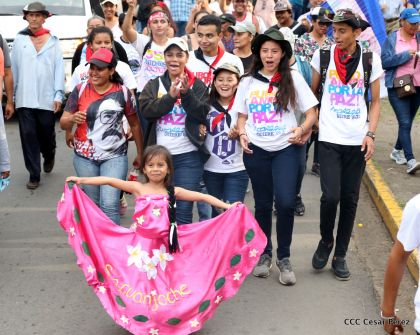 ¡Nicaragüenses caminan por la paz con fe y esperanza!