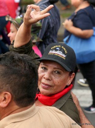 ¡Nicaragüenses caminan por la paz con fe y esperanza!
