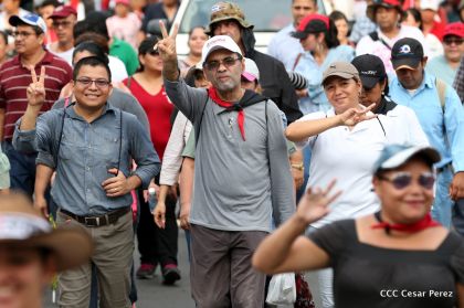 ¡Nicaragüenses caminan por la paz con fe y esperanza!