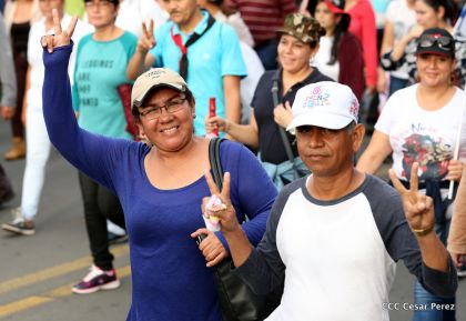 ¡Nicaragüenses caminan por la paz con fe y esperanza!