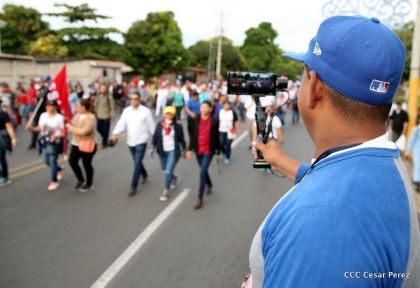 ¡Nicaragüenses caminan por la paz con fe y esperanza!
