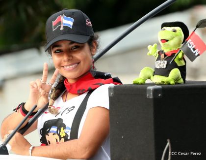 ¡Nicaragüenses caminan por la paz con fe y esperanza!