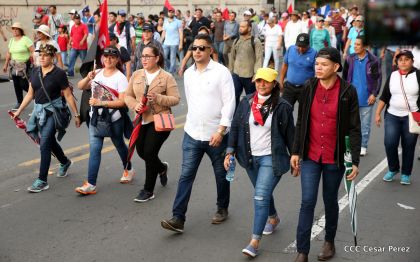 ¡Nicaragüenses caminan por la paz con fe y esperanza!