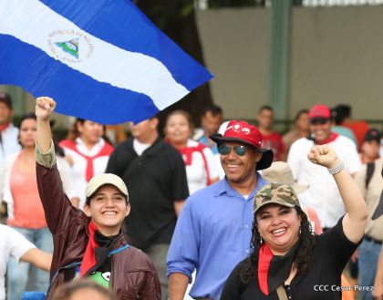 ¡Nicaragüenses caminan por la paz con fe y esperanza!