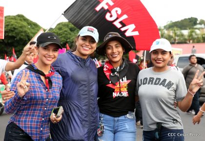 ¡Nicaragüenses caminan por la paz con fe y esperanza!