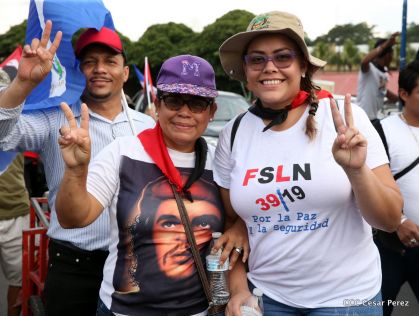 ¡Nicaragüenses caminan por la paz con fe y esperanza!