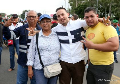¡Nicaragüenses caminan por la paz con fe y esperanza!