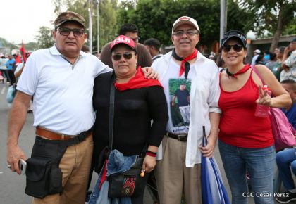 ¡Nicaragüenses caminan por la paz con fe y esperanza!