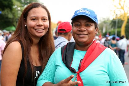 ¡Nicaragüenses caminan por la paz con fe y esperanza!