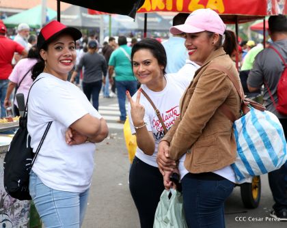¡Nicaragüenses caminan por la paz con fe y esperanza!