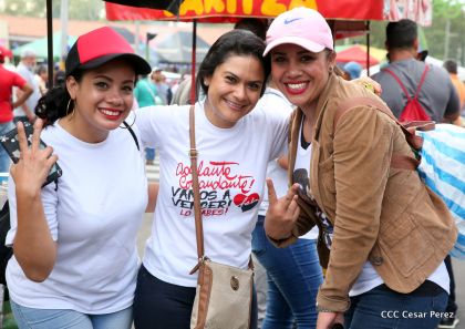 ¡Nicaragüenses caminan por la paz con fe y esperanza!